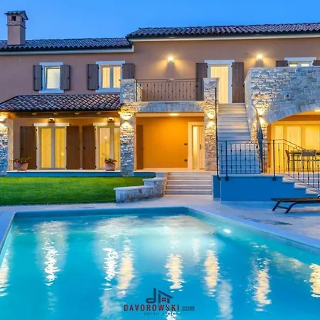 Grande Comfortable Villa Svetvincenat