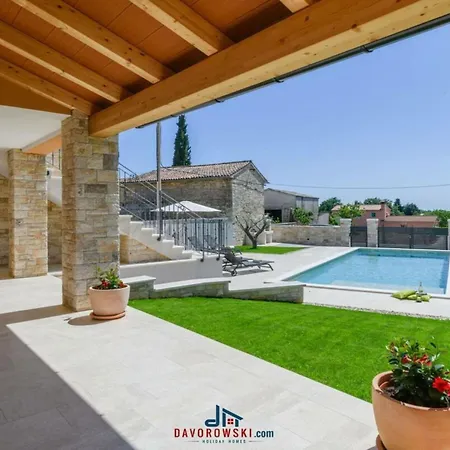 Grande Comfortable Villa Svetvincenat